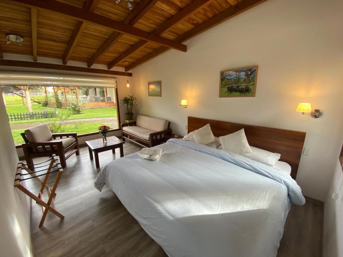 Hosteria Papagayo Cotopaxi Machachi Esterno foto